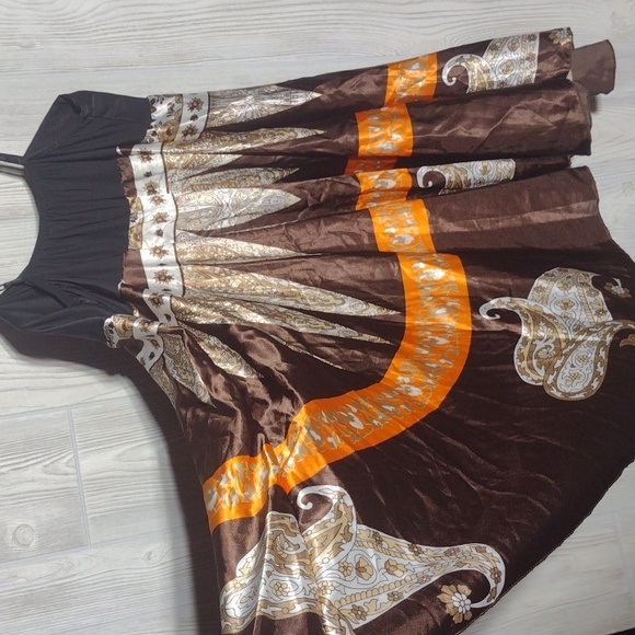 Beautiful Flowy Mini Dress - Picture 11 of 15